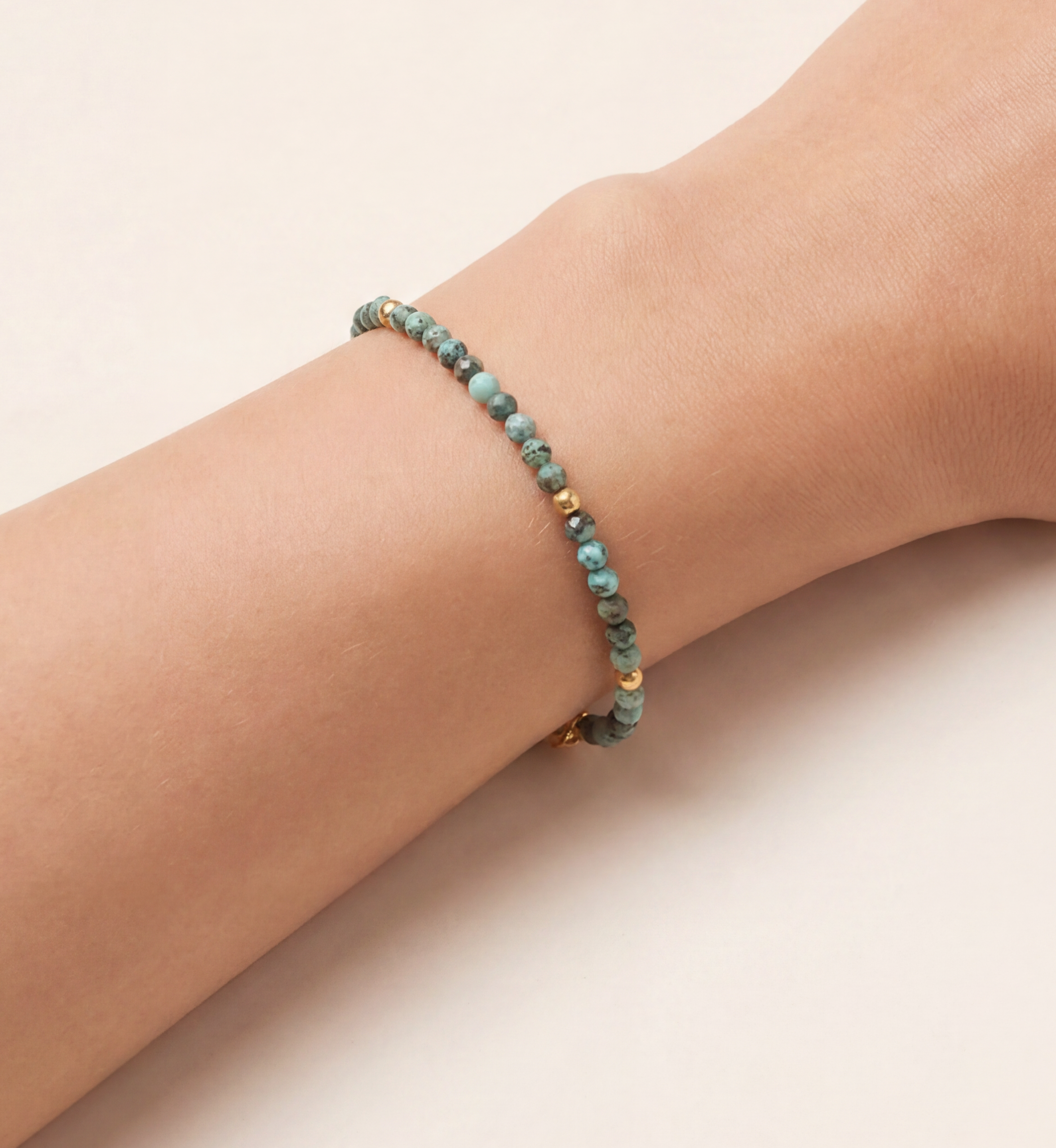 Alizea afrikanischer Türkis Armband Edelstahl vergoldet