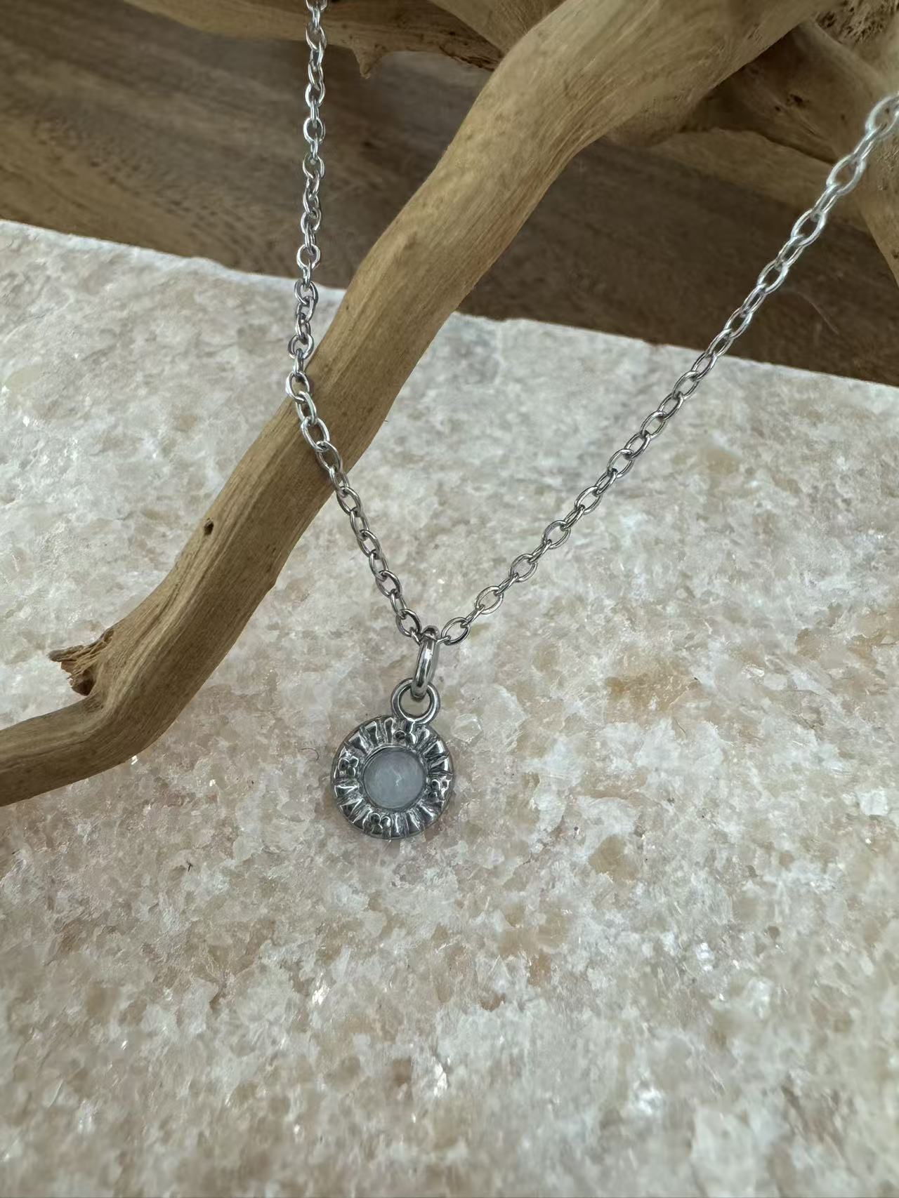 Sela weisser Achat Halskette Edelstahl silberfarbig